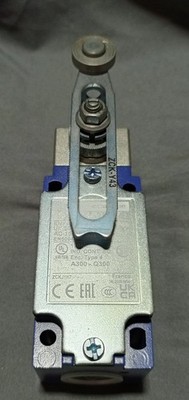 Telemecanique Sensor XCKJ10543H7 Limit Switch