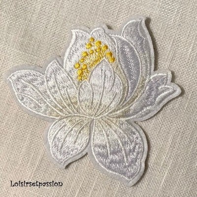 Patch patch, LOTUS LILY FLOWER WHITE, 8 x 8 cm, embroidered sconce C142