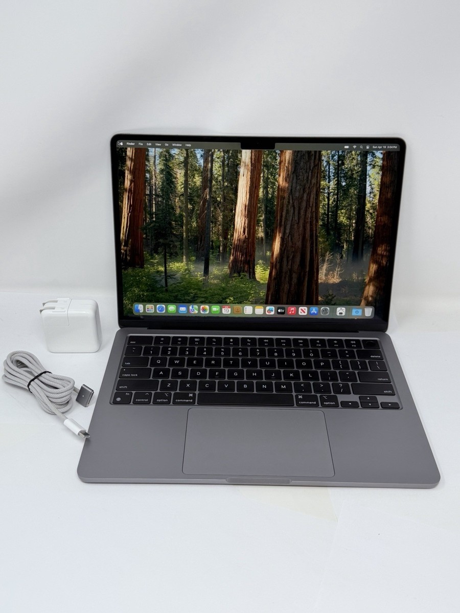 2022 Apple MacBook Air 13.6” M2 256 GB SSD 8GB Ram Low Cycle Count