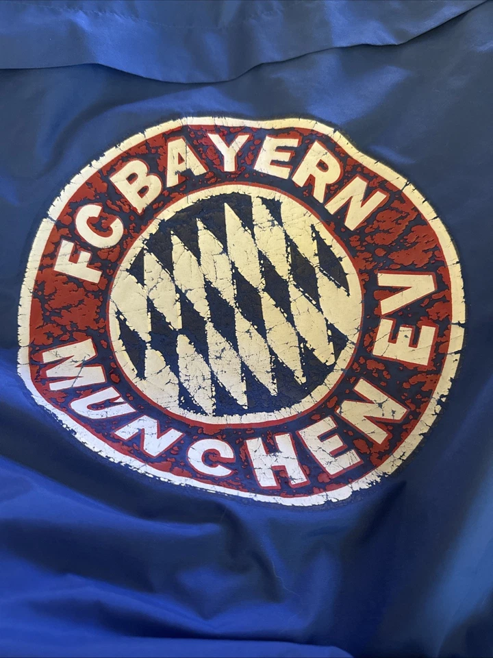 Chaqueta cortavientos vintage Bayern Munich marca nuez moscada talla L Foto 4 de 4