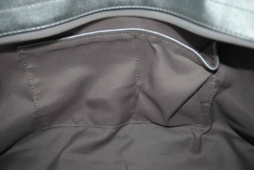 Urban Originals Superstar Nylon Tragetasche in grau/silber $ 88 - Bild 10 von 13