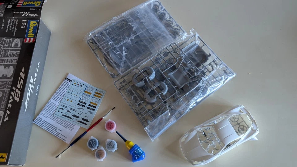 REVELL 1/24 FERRARI 458 ITALIA - Immagine 2 di 2