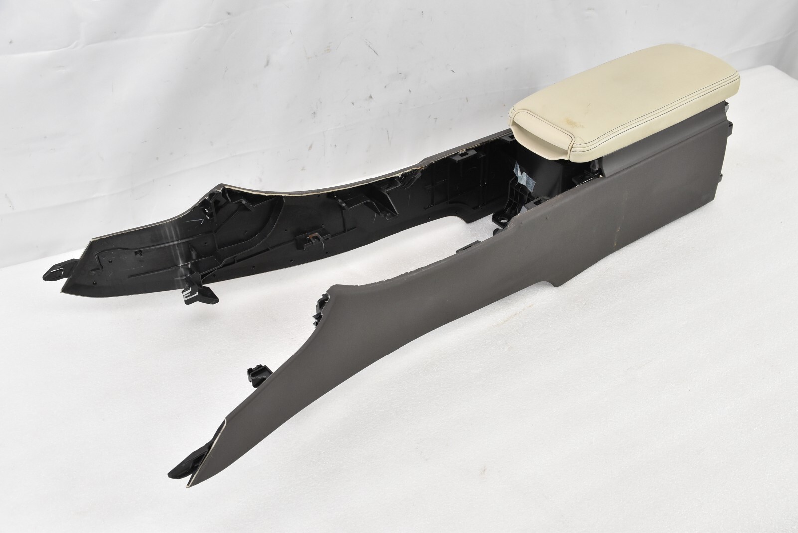 💎 1015 LEXUS IS250 IS350 DARK IVORY LEATHER CENTER CONSOLE ARM RESTER