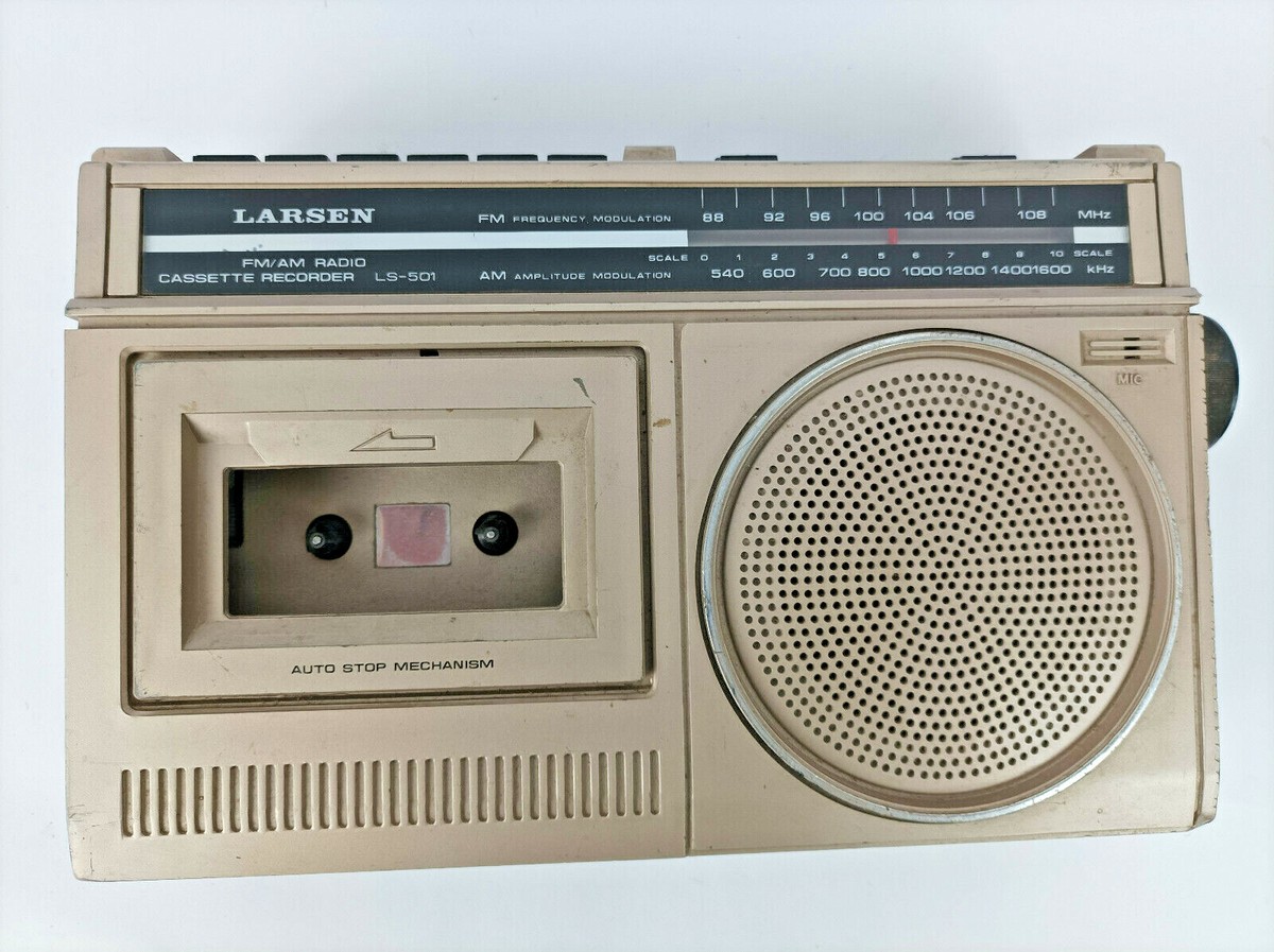 Larsen LS-501 FM AM Radio Cassette Tape Recorder 220v