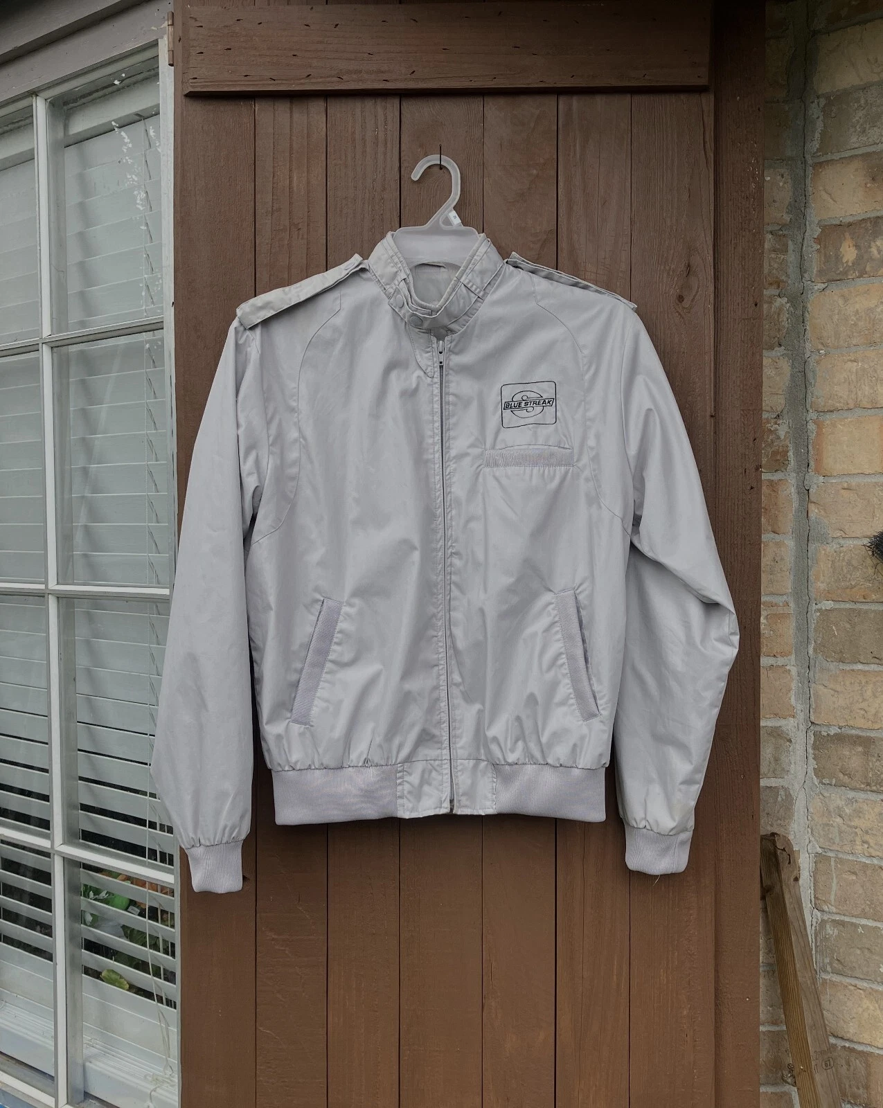 VTG MVP COR INC. BAY SHORE N.Y. GREY WINDBREAKER JACKET MEN'S Sz M