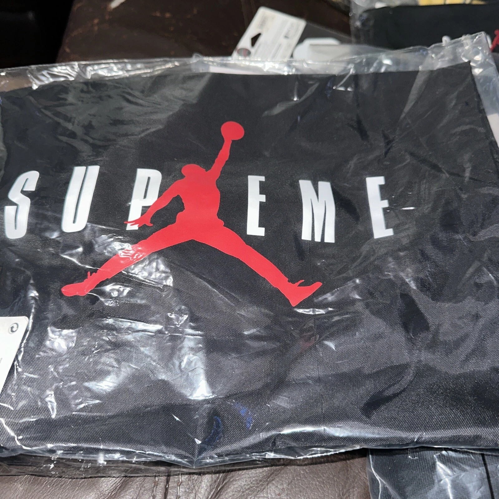 Sac à cordon Supreme Jordan noir FW24 Supreme New York 2024