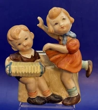 Vintage L & M Lipper & Mann BOY And GIRL WALL POCKET VASE PLANTER Japan 1956