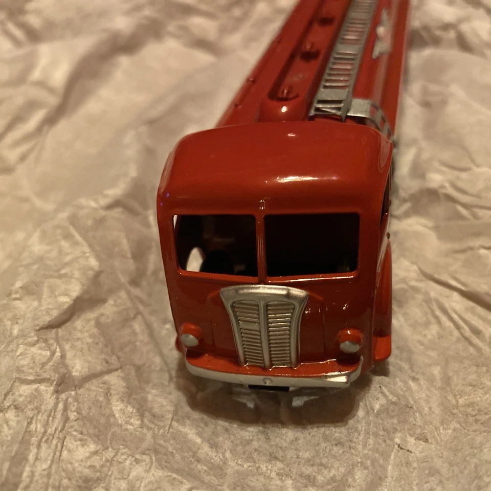 Camion Citerne Panhard ESSO - DINKY TOYS Atlas 32C - 2012 - Neuf Foto 2 de 4