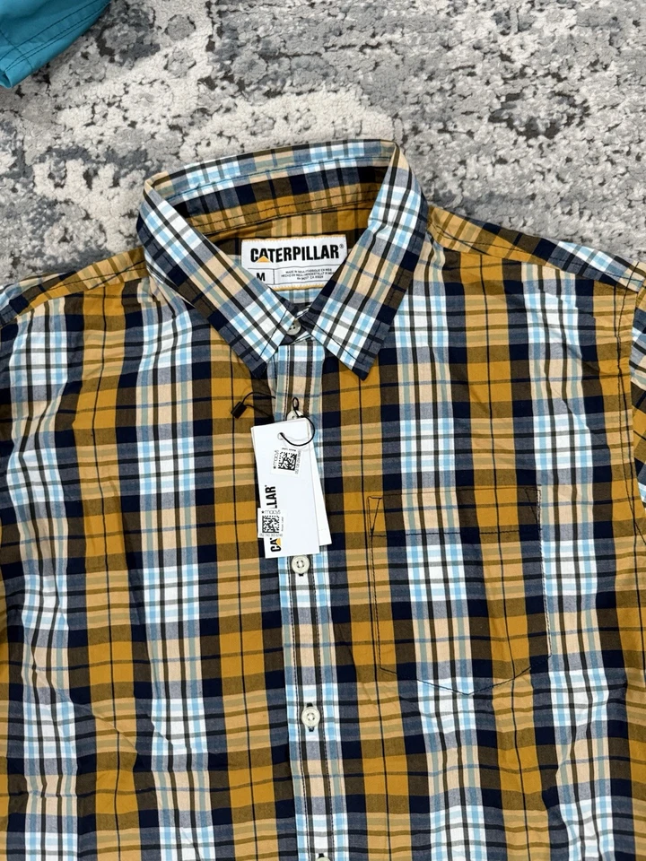Caterpillar Men’s Size M Button Up Short Sleeve NWT - Image 2 of 3
