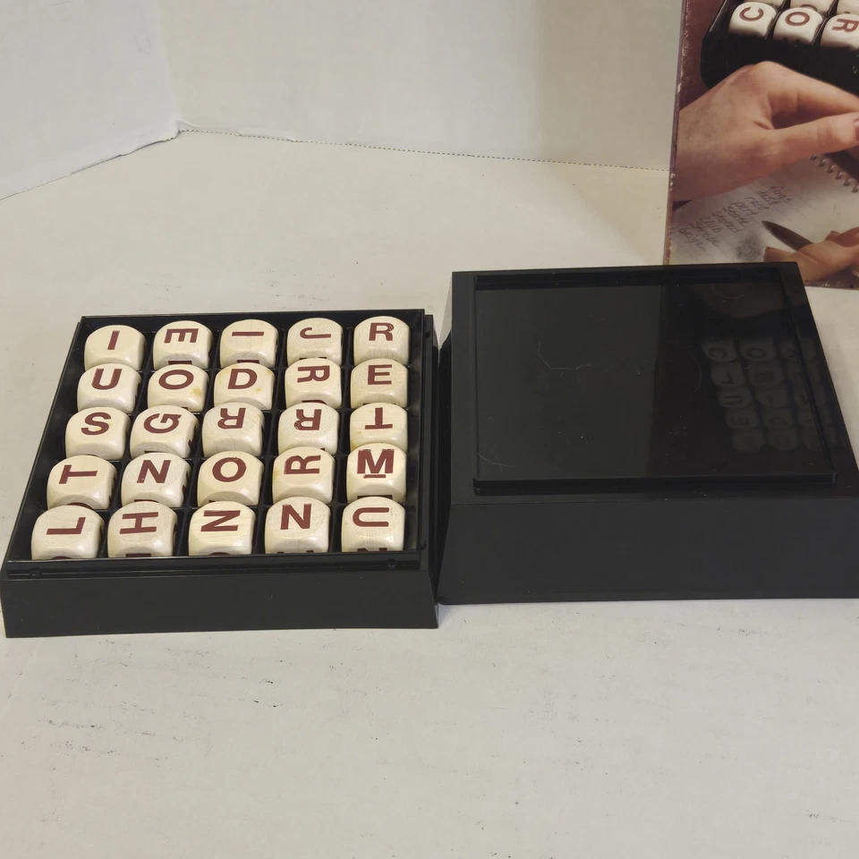 Big Boggle Vintage 1979 Parker Brothers Hidden Word Game **COMPLETE** - Image 3 of 4