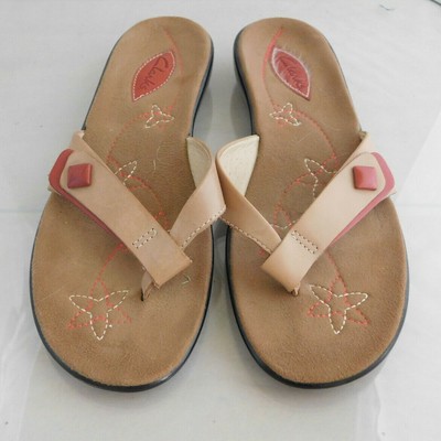 clarks flip flops womens brown
