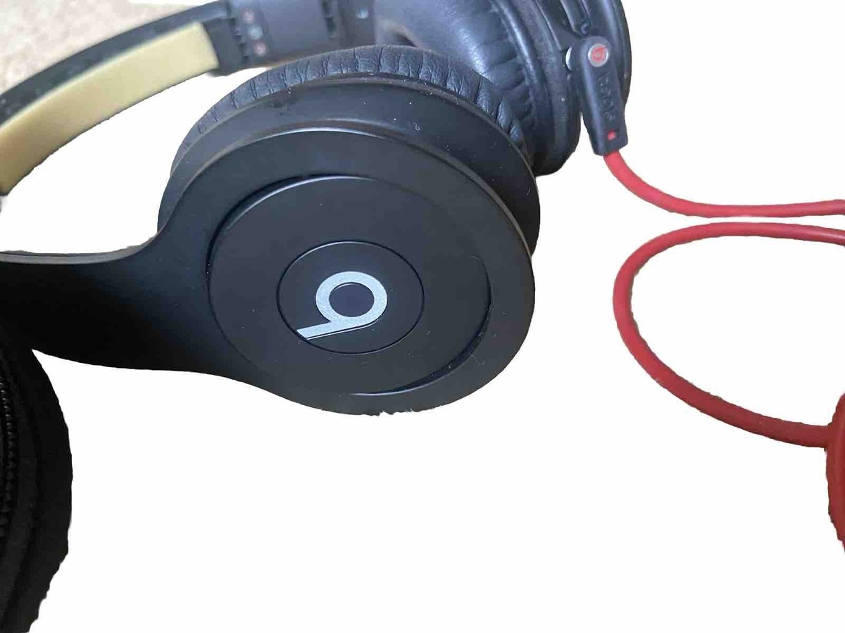 ヘッドホン Beats by Dr Dre BT ON SOLOHD BLK Beats By Dr. Dre Black & Silver Solo HD Wired Headphones