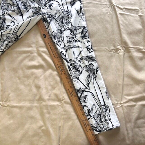 Jeans MrP Denim M/L Blanco Negro Floral Island leer - Imagen 12 de 13