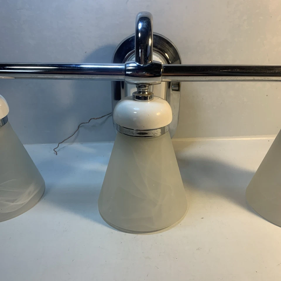 Hampton Bay 445994 Cromo 3 Lámparas 4.5" Tonos Foto 3 de 4