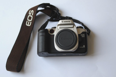 Canon EOS 50E Eye Control, Spiegelreflexkamera, SLR, Gehäuse + Trageriemen