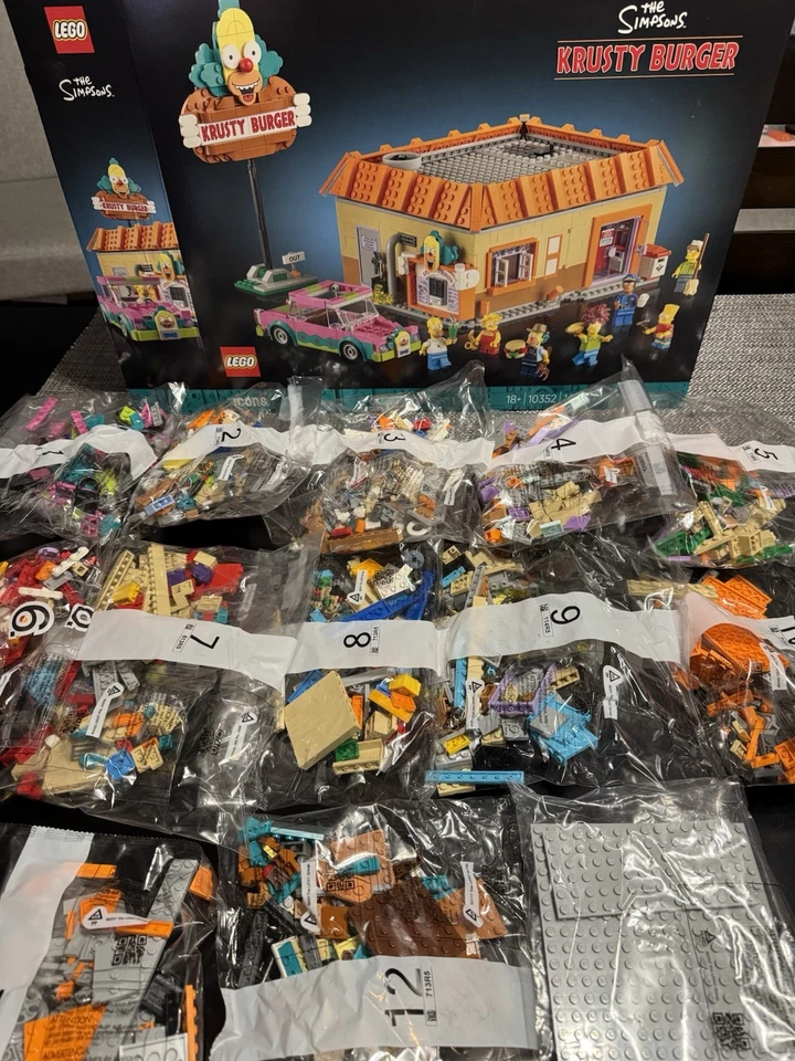 LEGO 10352 Krusty Burger – Build Only (NO Minifigures Included) Simpsons Icons - Image 2 of 4