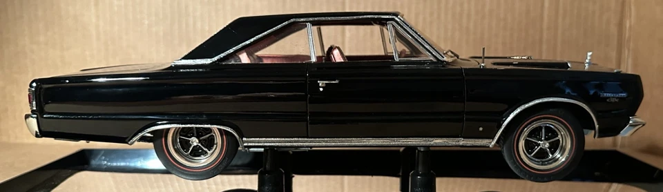 Highway 61 1/18 Scale 1967 Plymouth GTX, Black, LE 1 of 3500, Beautiful model - Image 2 of 4