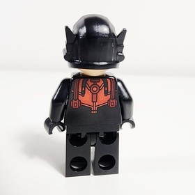 Lego Hank Pym Minifigure Marvel Super Heroes Ant-Man 76039 sh0202