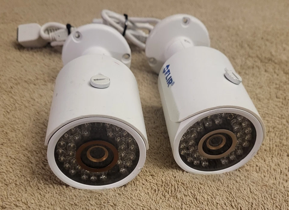 Mini cámara bala LOREX FLIR 1080p 2.1MP IR IP PoE DNB13TF2 - Lote de 2 Foto 2 de 4