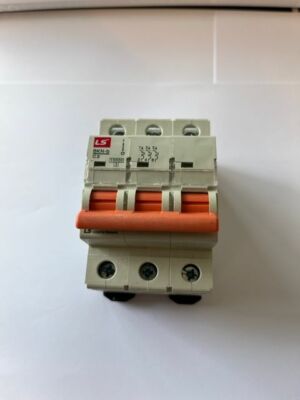 LS BKN-B 2A 2AMP C TYP C2 3 POLIG MCB SICHERUNGSSCHALTER NEU
