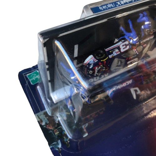 Hasbro Winner's Circle Dale Earnhardt Jr. Right Side Up NASCAR Pit Row Series - Picture 13 of 13