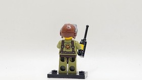 LEGO minifigure Helicopter Pilot dino002 Dino 5883 5886 5887 5888 dinosaur