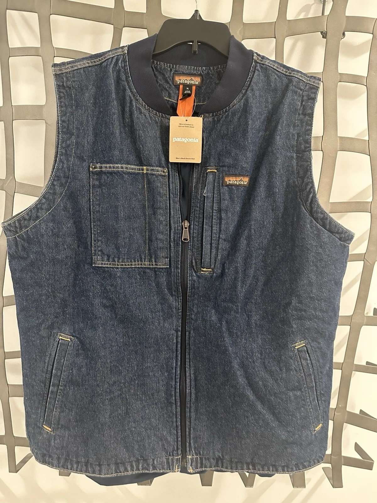 New Patagonia Work Denim Vest Full Zip Mens XL Blue
Opens in a new window or tab
