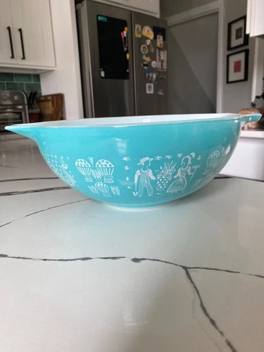 Vintage PYREX TURQUOISE Blue Amish Butterprint Cinderella 4 Qt Mixing Bowl 444