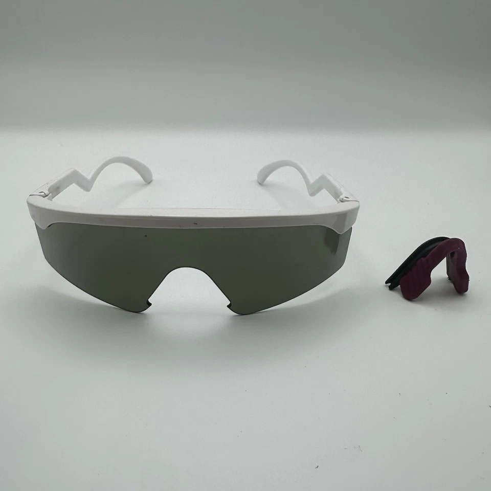 Gafas de sol Oakley vintage años 80 Razor Blades D293.450 marco blanco brazos blancos Foto 2 de 4