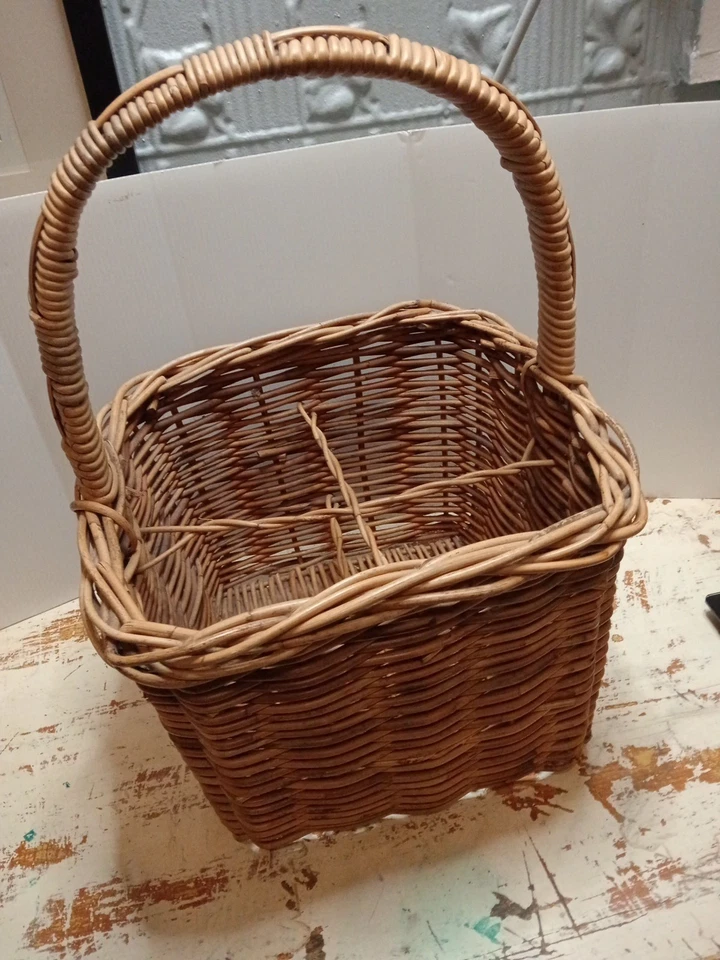 Vintage French Wicker 4 Wine Bottle Storage Basket With Strong Handle 30x28x39cm - Image 4 of 4
