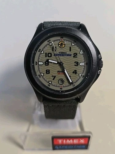 VINTAGE MENS TIMEX EXPEDITION INDIGLO BLACK DIAL WR 50M CALENDAR WATCH C24