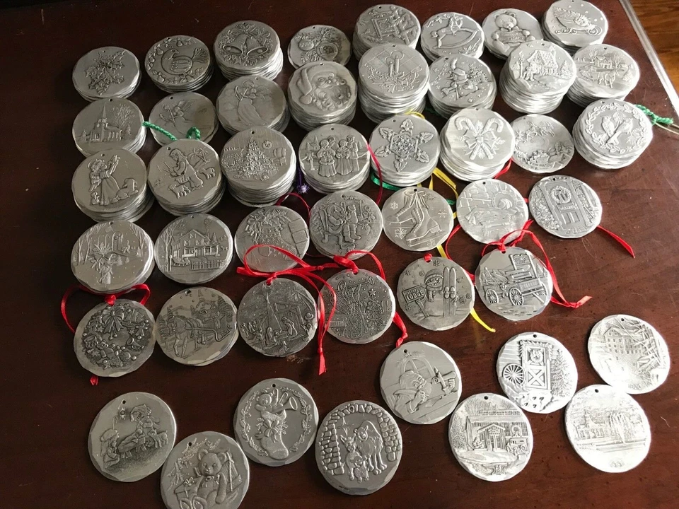 Adorno de Navidad de aluminio vintage Wendell August anual 1980 a 2025, especiales Foto 2 de 2