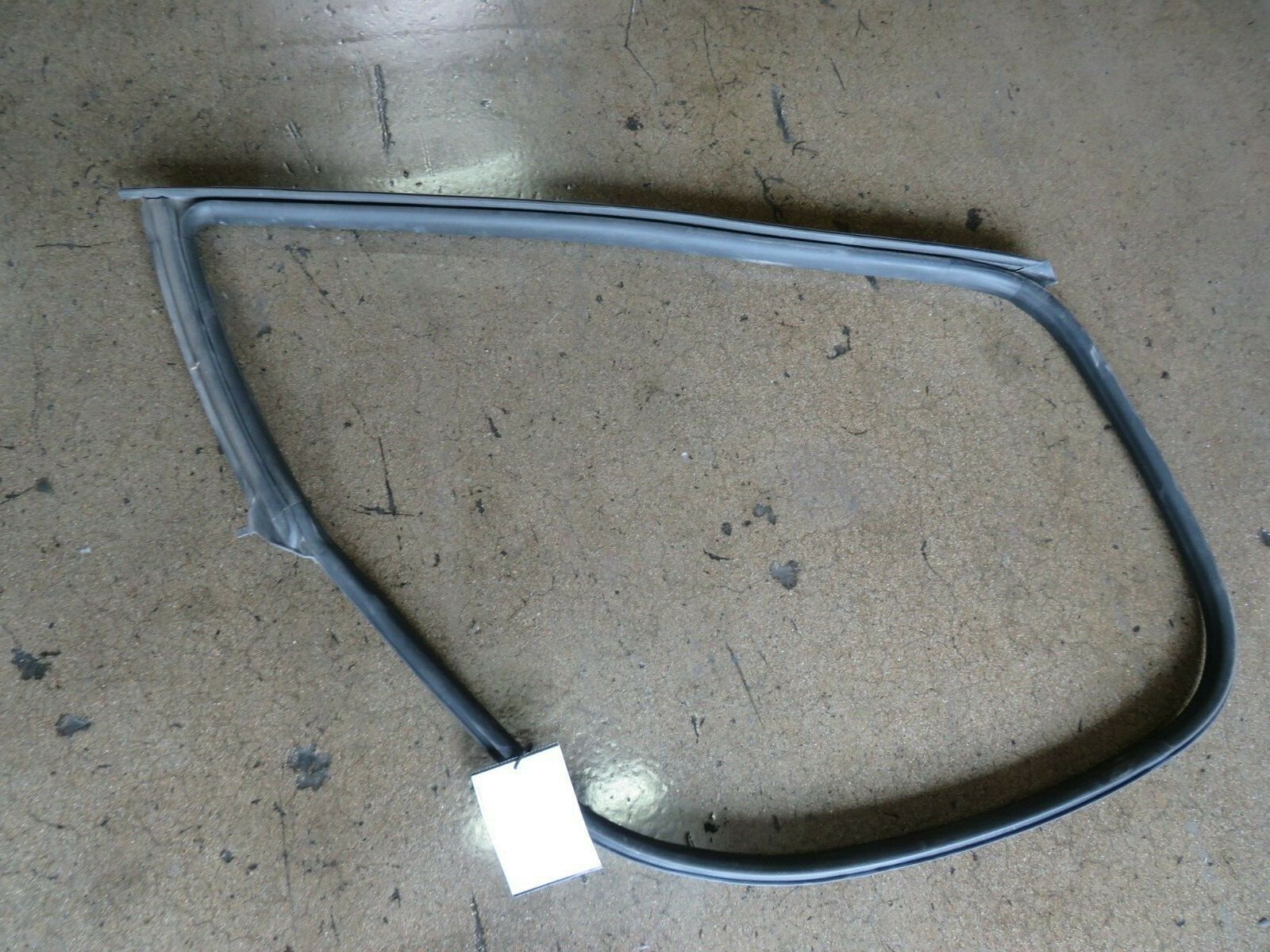 2014 Maserati Quattroporte, RH, Right Front Door Gasket On Body, Used