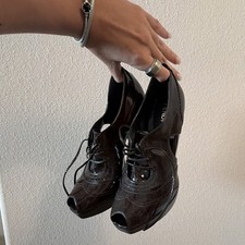 Fendi Women  s Brown Patent Leather Lace-Up Peep Toe Ankle Boots Made Italy