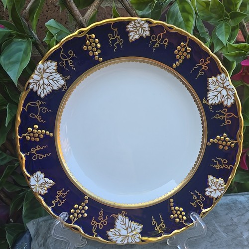 Plato de ensalada vintage 1971 Royal Crown Derby Vine Cobalt Gold Vines XXXVI 81/4" - Imagen 7 de 8