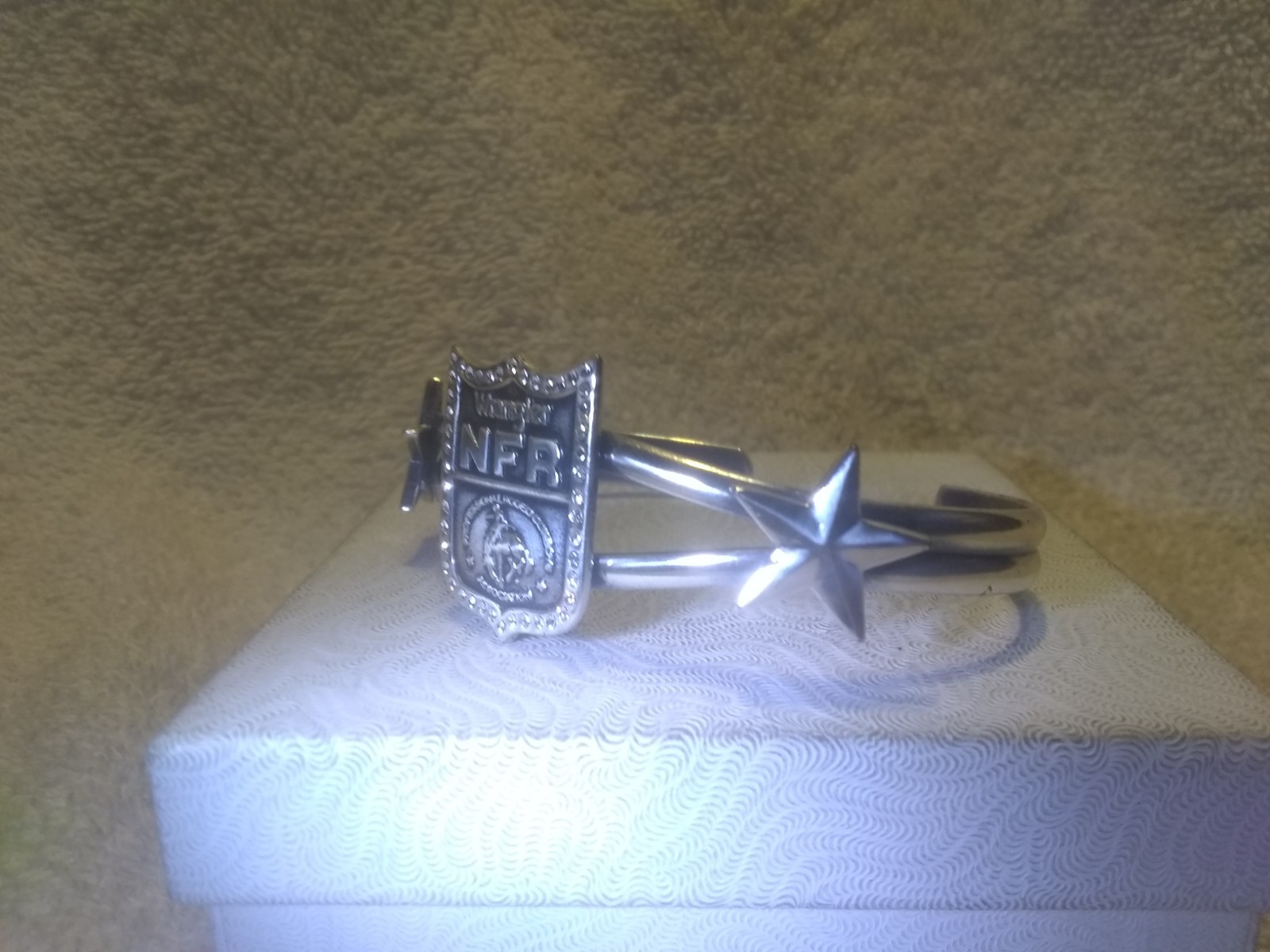 Montana Silversmiths Wrangler NFR National Finals Rodeo Bracelet Texas Stars Box