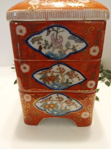 Vtg Japanese Kutani Ware Porcelain 3 Tier Stacking Boxes Red Floral Signed 7x5 - Picture 4 of 10