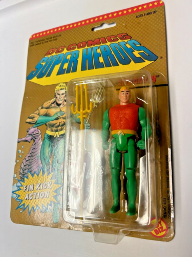 DC Comics SuperHeroes Toy Biz Aquaman Sealed on Card Green Arms Variant - Picture 5 of 6