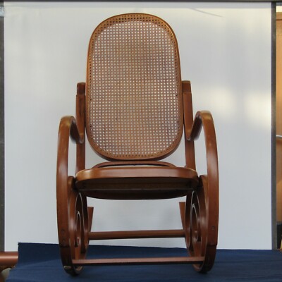 SEDIA A DONDOLO THONET CRASSEVIG LEGNO FAGGIO CURVATO