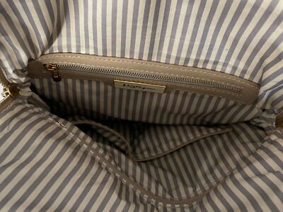 Miztique Beige Vegan Leather Adjustable Backpack Women display picture 3