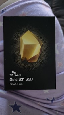 SK hynix Gold S31 2.5 in SATA Internal SSD Solid State Drive Black/Gold