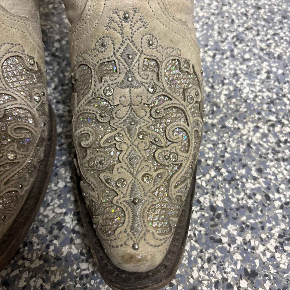 Botas de Vaquero CORRAL 7m Crema Floral Bordadas Puntera Cortada Tachuelas y Cristales Foto 3 de 4