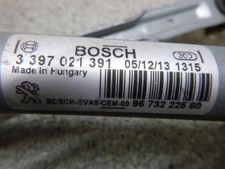 Motor de limpiaparabrisas delantero PEUGEOT 208 1 PHASE 1 9673222580