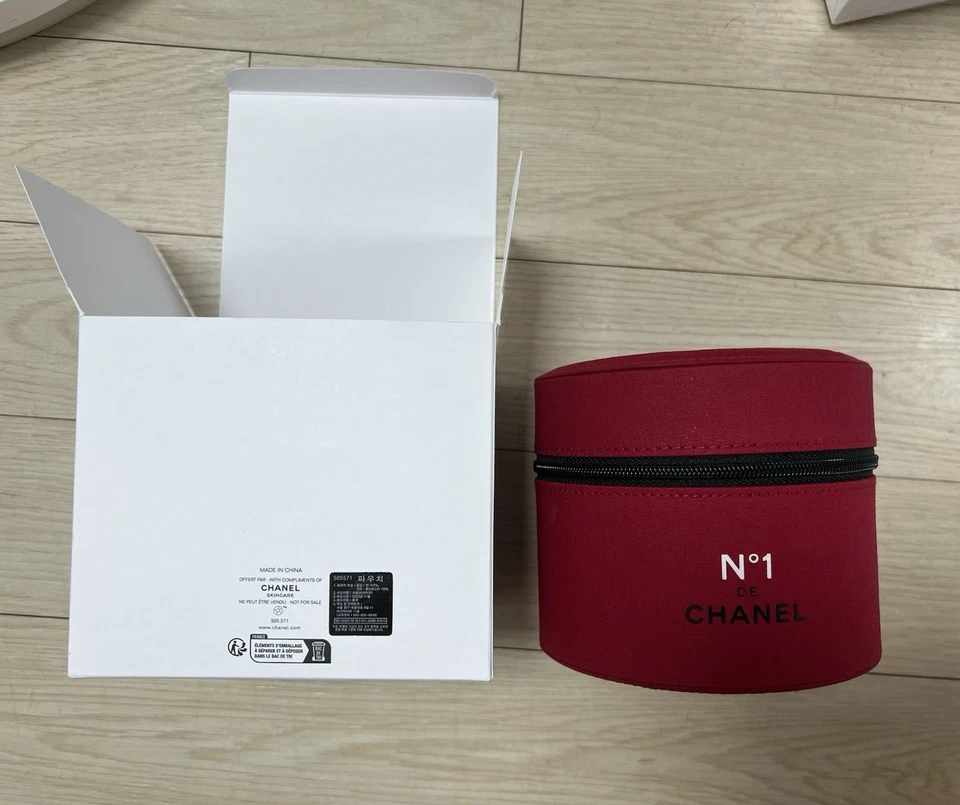 Chanel Beauty Red Round Camellia Vanity Travel Mini Makeup Case No 1 De Chanel - Image 2 of 4