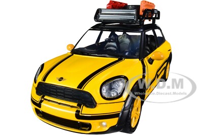 MINI COOPER S COUNTRYMAN YELLOW MET. & BLACK 1/24 DIECAST MODEL