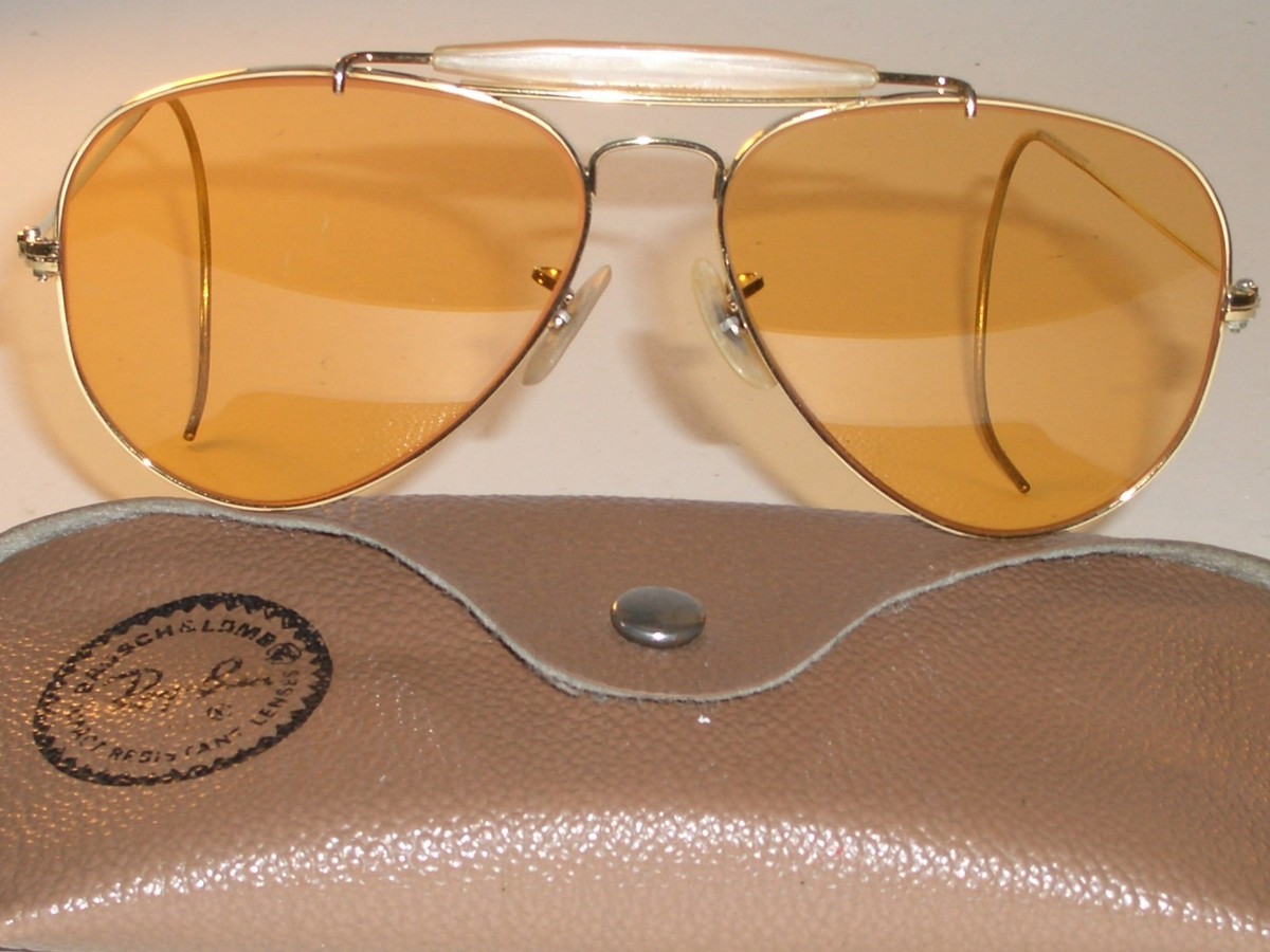 58[]14 VINTAGE B&L RAY-BAN ALL-WEATHER AMBERMATIC OUTDOORSMAN AVIATOR  SUNGLASSES