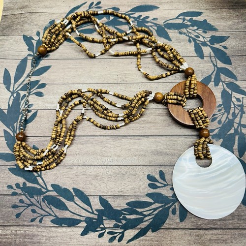 Wood Bead Large Shell Disc Necklace 23 In B3