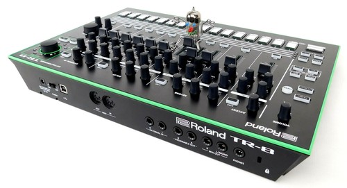 Roland TR-8 AIRA Drum Synthesizer + Fast Neuwertig + 1,5Jahre Garantie - Bild 6 von 7