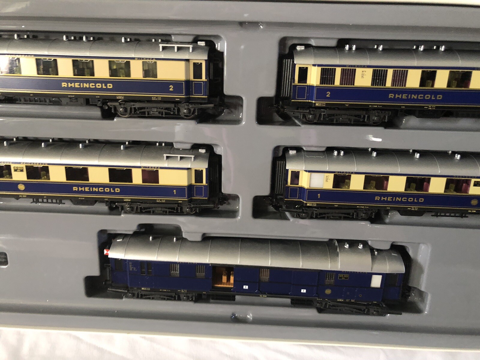 Picture 3 of 8