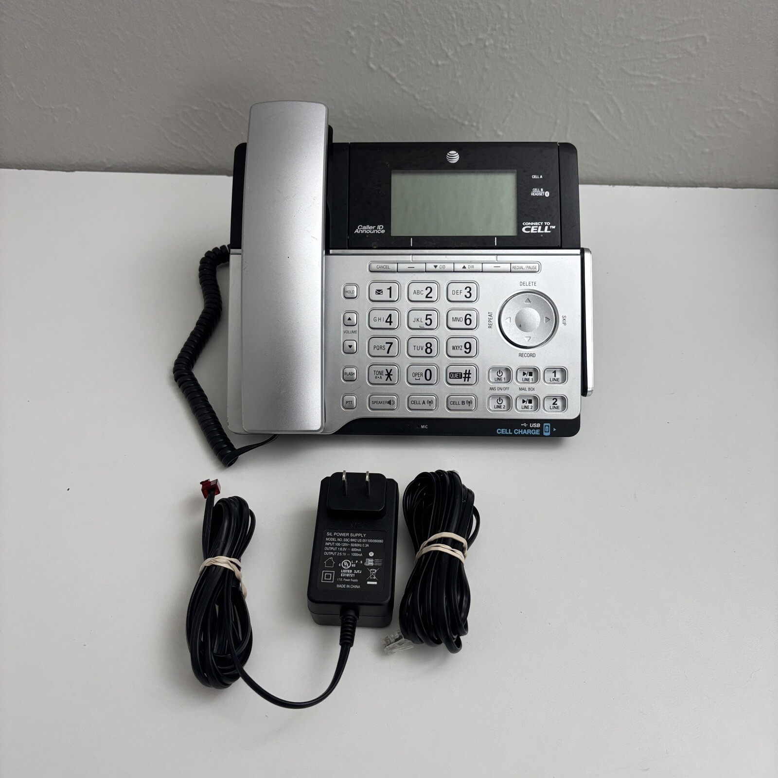 AT&T TL86103 DECT 6.0 Connect to Cell 2 Line Answering System with Caller ID